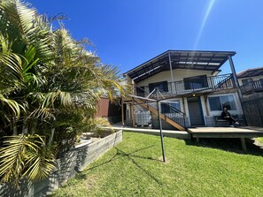 Exterior - Ocean-View Retreat for Family Getaways
(Cringila)