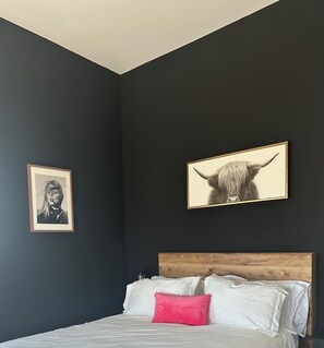 3 bedrooms, iron/ironing board, WiFi, bed sheets - New Desert Oasis | Pool, EV Charger, Spa, Short Walk to Joshua Tree Park (Joshua Tree)