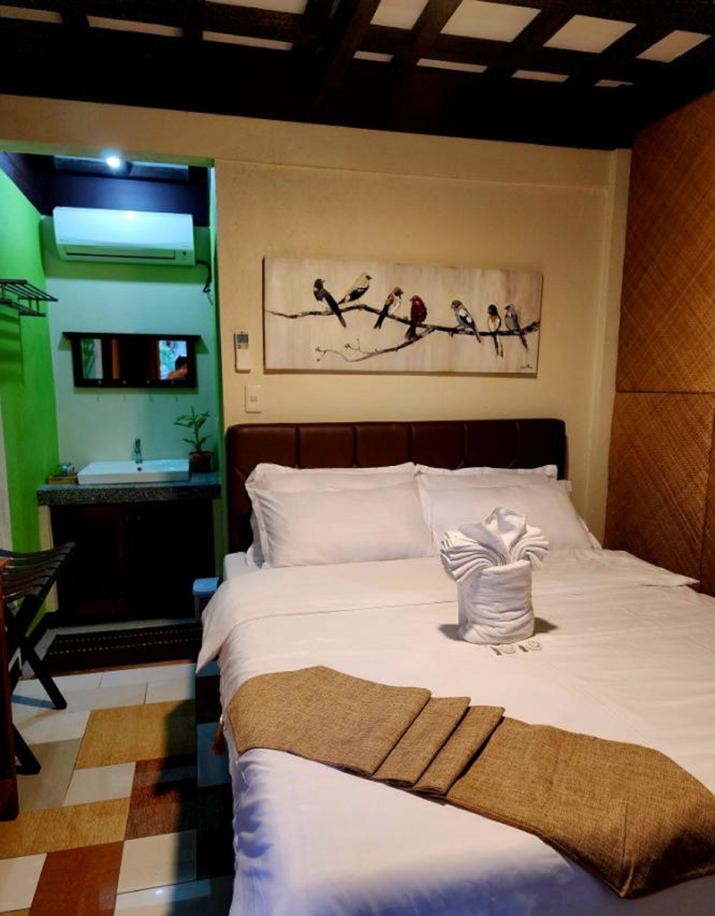 Free WiFi, bed sheets