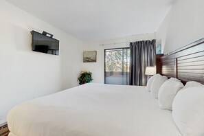 1 habitación, tabla de planchar con plancha, internet y ropa de cama