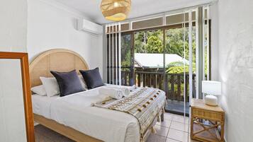 2 kamar tidur, setrika/meja setrika, Wi-Fi gratis, dan seprai linen