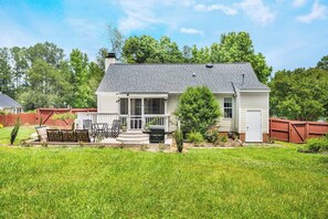 Exterior - Quaint Cottage of Holly Springs (Holly Springs)