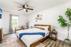 3 bedrooms, iron/ironing board, WiFi, bed sheets