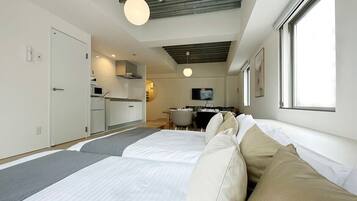 Skrivbord, strykjärn/strykbräda, wi-fi och sängkläder