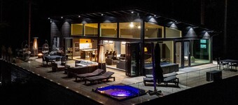 Villa Padel - Premium Lakeside Residence & Grounds