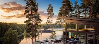 Villa Padel - Premium Lakeside Residence & Grounds
