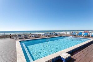 Pool - 5th Floor Classy Corner Condo | Bright & Spacious | Free Golf | Pools | Private Beach Club Access (Pensacola)