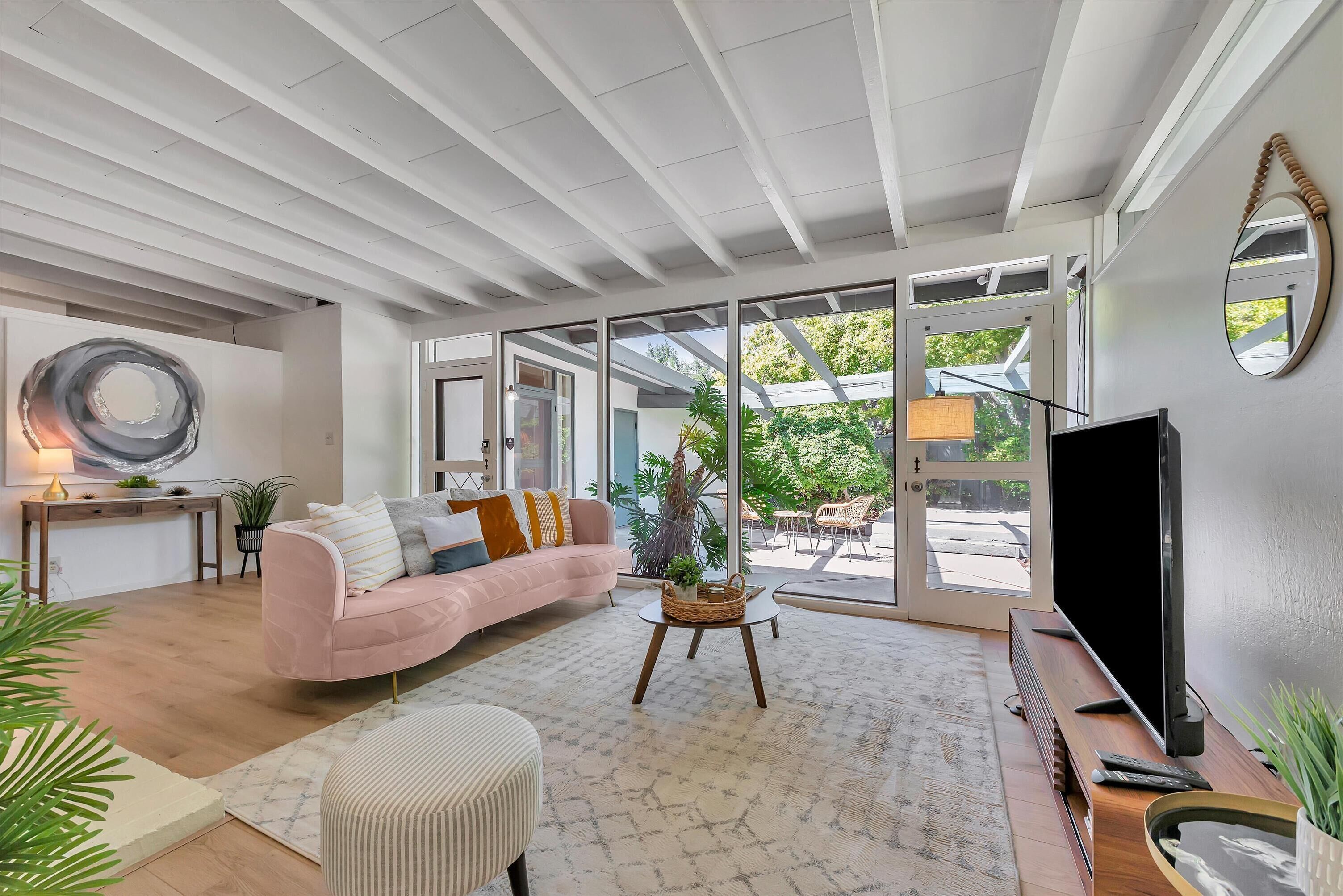 New! Spacious Eicher Home 4 Beds 3 Baths in Mid Town Palo Alto