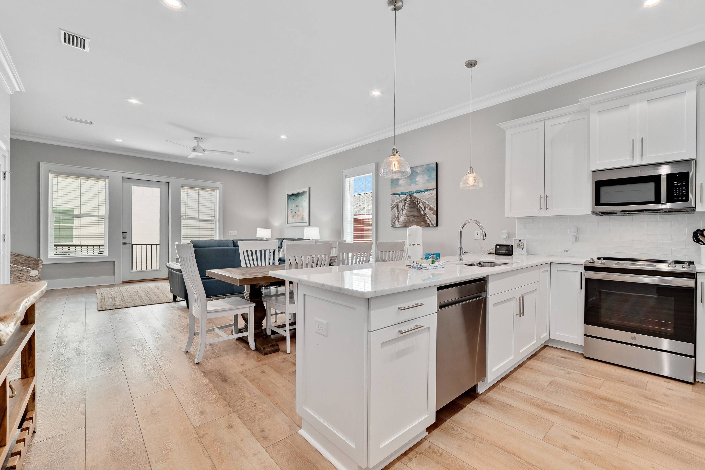 冰箱、微波炉、烤箱、炉灶