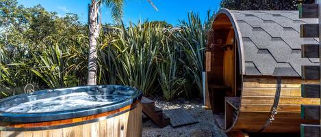Outdoor spa tub