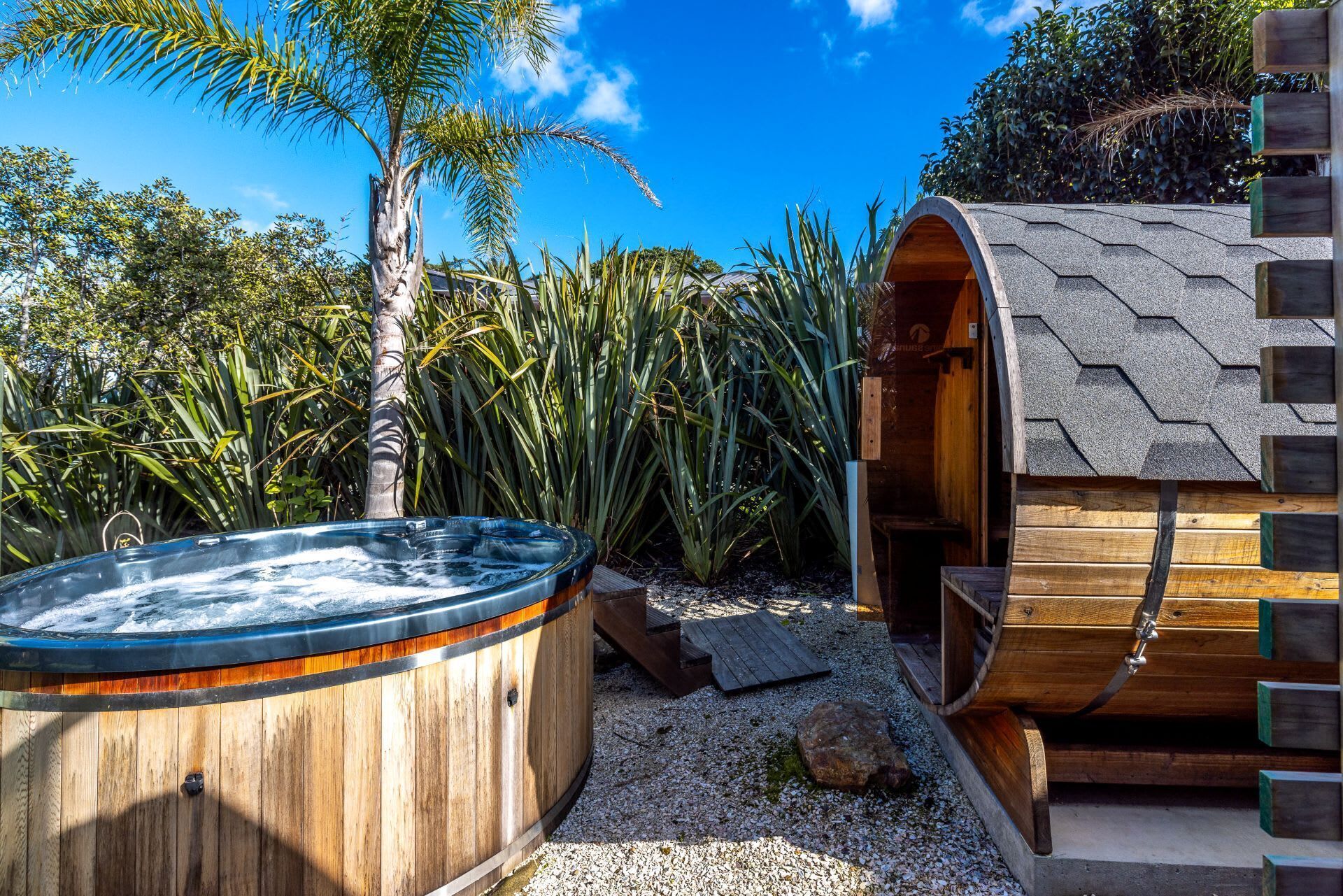 Outdoor spa tub