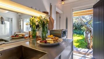 Réfrigérateur, micro-ondes, four, lave-vaisselle