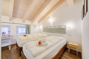 Family Apartment, Multiple Bedrooms (Chalet Charmant) | 1 bedroom, free WiFi, bed sheets - Chalet Charmant (Livigno)