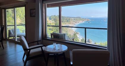 Pacific Panorama At Rainbow Rock