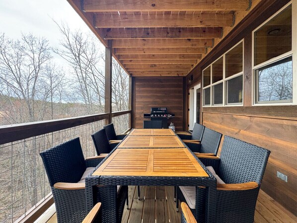 تناول الطعام بالخارج