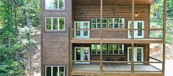 Smoky Mountain Escape|Heated Pool Cabin