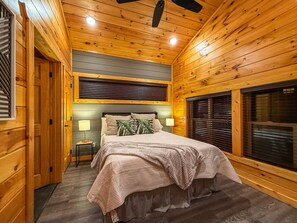 3 bedrooms, desk, iron/ironing board, WiFi - Smoky Mountain Escape|Heated Pool Cabin (Sevierville)