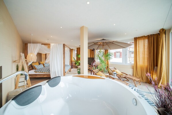 Suite, Sauna (Massai Lodge) | Private spa tub - Hotel Zeit & Traum (Beatenberg)