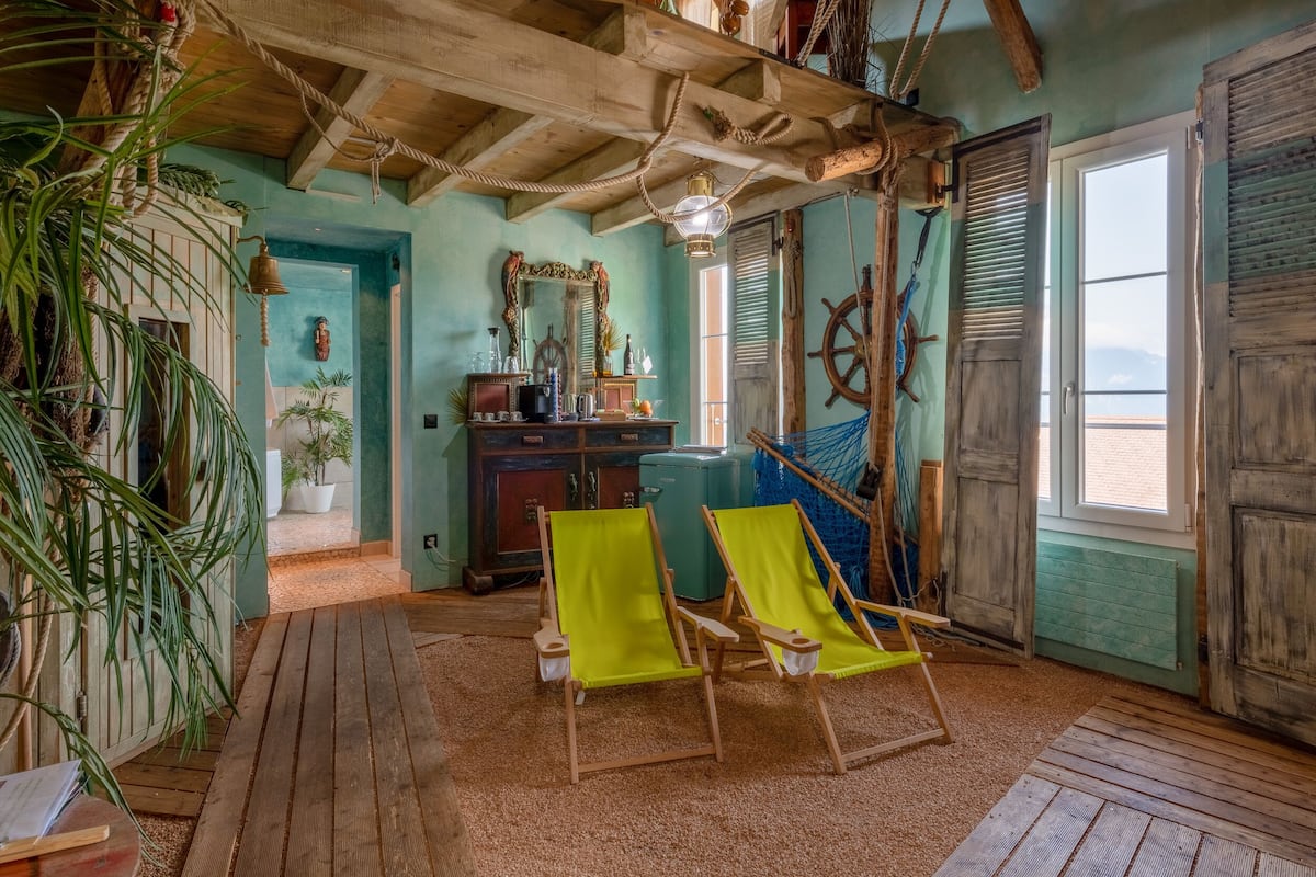 Suite, Sauna (Bounty Beach) | 1 bedroom, free minibar, individually decorated, individually furnished