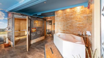 Suite, Sauna (Route 66) | 1 bedroom, free minibar, individually decorated, individually furnished