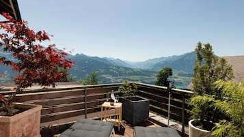 Suite, Sauna (Japanese Garden) | Balcony