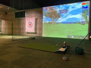 Indoor golf driving range - Soranoyu Spa Resort (Shibayama)