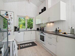 Fridge, oven, dishwasher, cookware/dishes/utensils - "Arkil" - 150m from the sea by Interhome (Nexø)