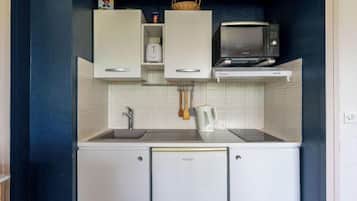 KĂŒhlschrank, Mikrowelle, Toaster, Hochstuhl