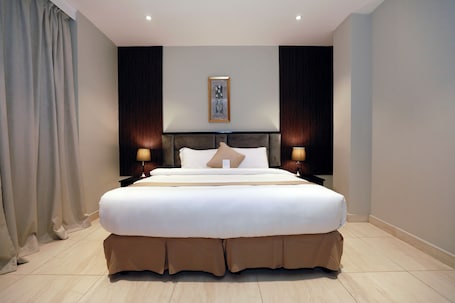 Standard Single Room | Premium bedding, individually furnished, desk, laptop workspace