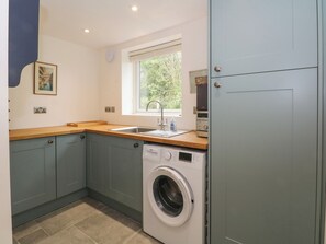 冰箱、洗碗机、电热水壶、烤面包机