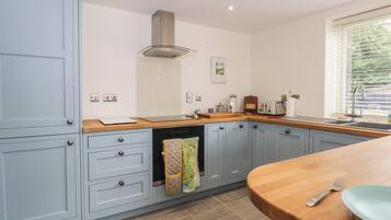 Fridge, dishwasher, electric kettle, toaster