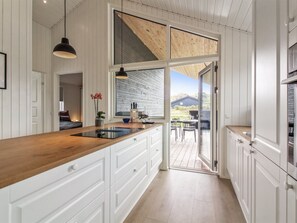 Køleskab, mikrobølgeovn, ovn, opvaskemaskine