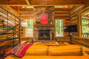 TV, peis og kontorer