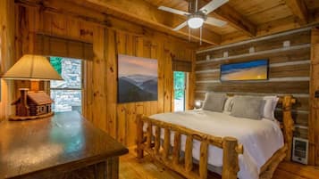 1 bedroom, desk, iron/ironing board, WiFi