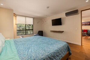 1 soveværelse, skrivebord, strygejern/strygebræt, weekendseng