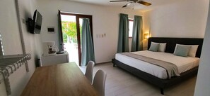 1 bedroom, in-room safe, desk, free WiFi - PREMIUM KING BED SUITE CONNECTING Pool and Beach Club - La Piazzetta #72 (Punta Cana)