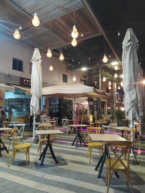 Outdoor dining - Cosy apartment in Natanya (Netanya)