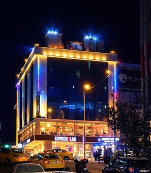Front of property - ISTANBUL CITY AIRPORT HOTEL (Arnavutköy)