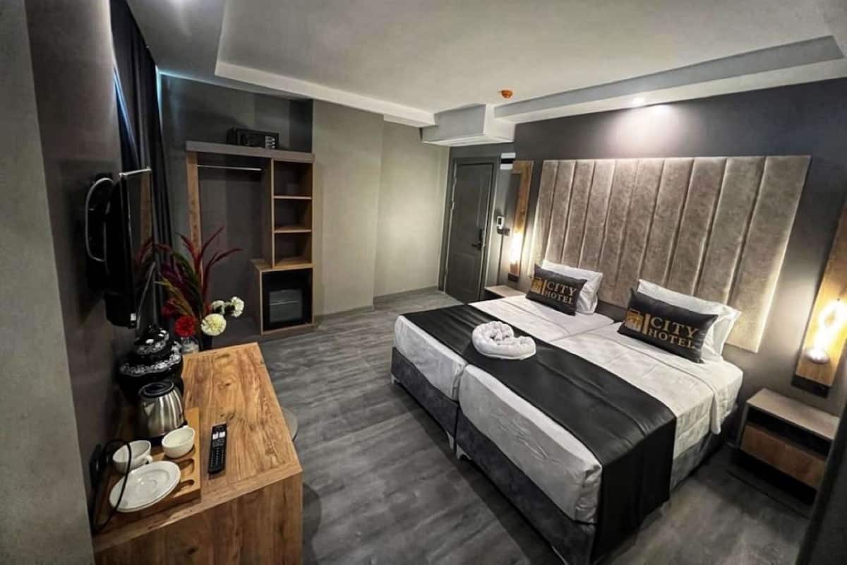 Hypo-allergenic bedding, in-room safe, individually decorated