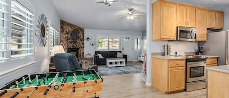 Casa, 3 habitaciones | Sala de juegos