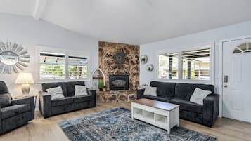 Rumah, 3 kamar tidur | Area keluarga | Smart TV