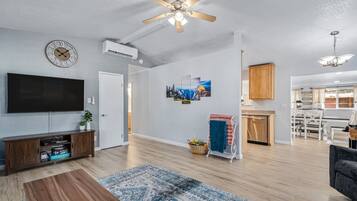 House, 3 Bedrooms | Living area | Smart TV