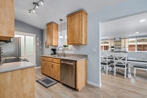 House, 3 Bedrooms | Private kitchen | Fridge, oven, coffee/tea maker, toaster - Sweet Haven - Home with EV Charger near Yosemite by RedAwning (Groveland)