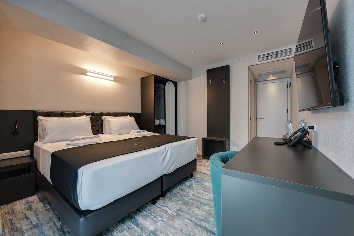 Minibar, desk, laptop workspace, soundproofing