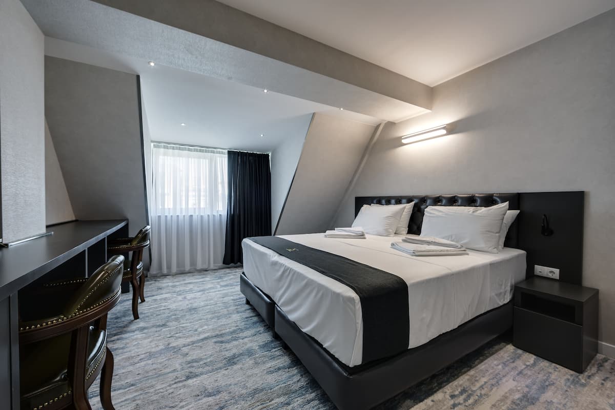 Minibar, desk, laptop workspace, soundproofing