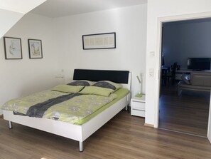 1 bedroom, iron/ironing board, travel cot, free WiFi - Apartment with fantastic view of river and vineyards (Bernkastel-Kues)