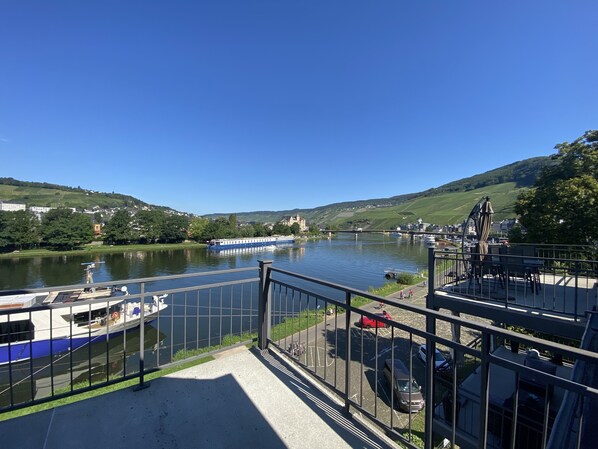 Property grounds - Apartment with fantastic view of river and vineyards (Bernkastel-Kues)
