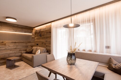 Ferienwohnung 'Obergasserhof Hüttengaudi' mit Bergblick, Gemeinschaftsgarten und WLAN