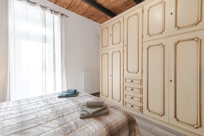 2 bedrooms, iron/ironing board, bed sheets - Holiday Home 'Casa Pifaro' in Monterchi (Monterchi)