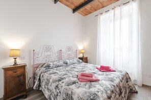 2 bedrooms, iron/ironing board, bed sheets - Holiday Home 'Casa Pifaro' in Monterchi (Monterchi)